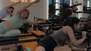 Lucunya, ada momen menarik saat Fuji melakukan pilates. Wanita 21 tahun ini sering terpeleset saat pilates. (Liputan6.com/Tiktok/@fujiiian)