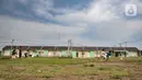 Anak-anak bermain bola di perumahan subsidi Griya Srimahi Indah, Tambun Utara, Kabupaten Bekasi, Jawa Barat, Rabu (16/2/2022). Angka tersebut jauh lebih tinggi dibandingkan periode yang sama tahun lalu sebesar 2.302 unit. (merdeka.com/Iqbal S. Nugroho)