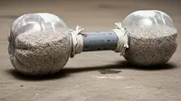 7 Cara Membuat Dumbbell dengan Botol Bekas di Rumah, Solusi Olahraga Hemat