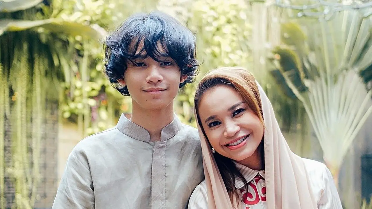 Rossa dan Rizky Langit Ramadhan. (Foto: Instagram @irsrossa910)