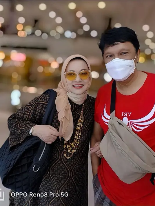 Artis senior Marissa Haque berhasil mendapat gelar doktor dari  Pusat Studi Lingkungan Institut Pertanian Bogor pada 2012. Sebelumnya, istri Ikang Fawzi itu mendapatkan gelar hukum di Universitas Tri Sakti. Kemudian melanjutkan S2 di Universitas Katolik Atma Jaya bidang Bahasa Anak Tuna Rungu. Marissa juga lulus administrasi bisnis (MBA) di Fakultas Ekonomi dan Bisnis UGM Yogyakarta. [Instagram/marissahaque]