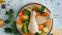 7 Resep Sop Ayam Bening Ala Restoran Terkenal, Kuah Jernih, Gurih, dan Wangi Rempah