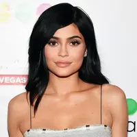 Kylie Jenner sendiri diperkirakan akan melahirkan di bulan Februari mendatang. (Ethan Miller/Getty Images/US Magazine)