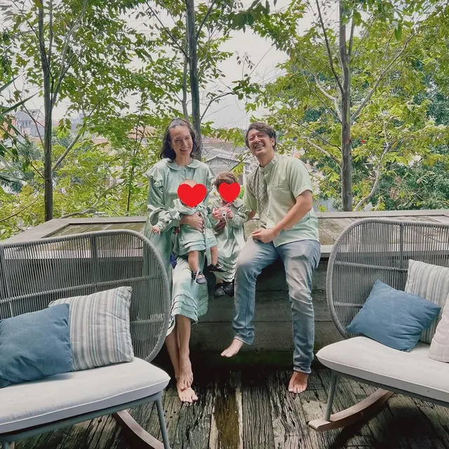 Nadine Chandrawinata dan Dimas Anggara Lebaran 2024