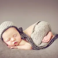 Melihatnya saja sudah gemas. Fotografer ini bisa menangkap kelucuan bayi dengan kameranya.