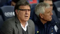 Pelatih Barca Masih Yakin Raih Treble