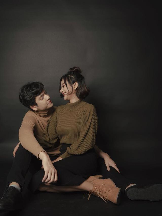 Gaya Pemotretan Glenca Chysara dan Rendi Jhon, Didoakan Berjodoh. (Sumber: Instagram/glencachysaraofficial dan Instagram/rendijhonpratama)