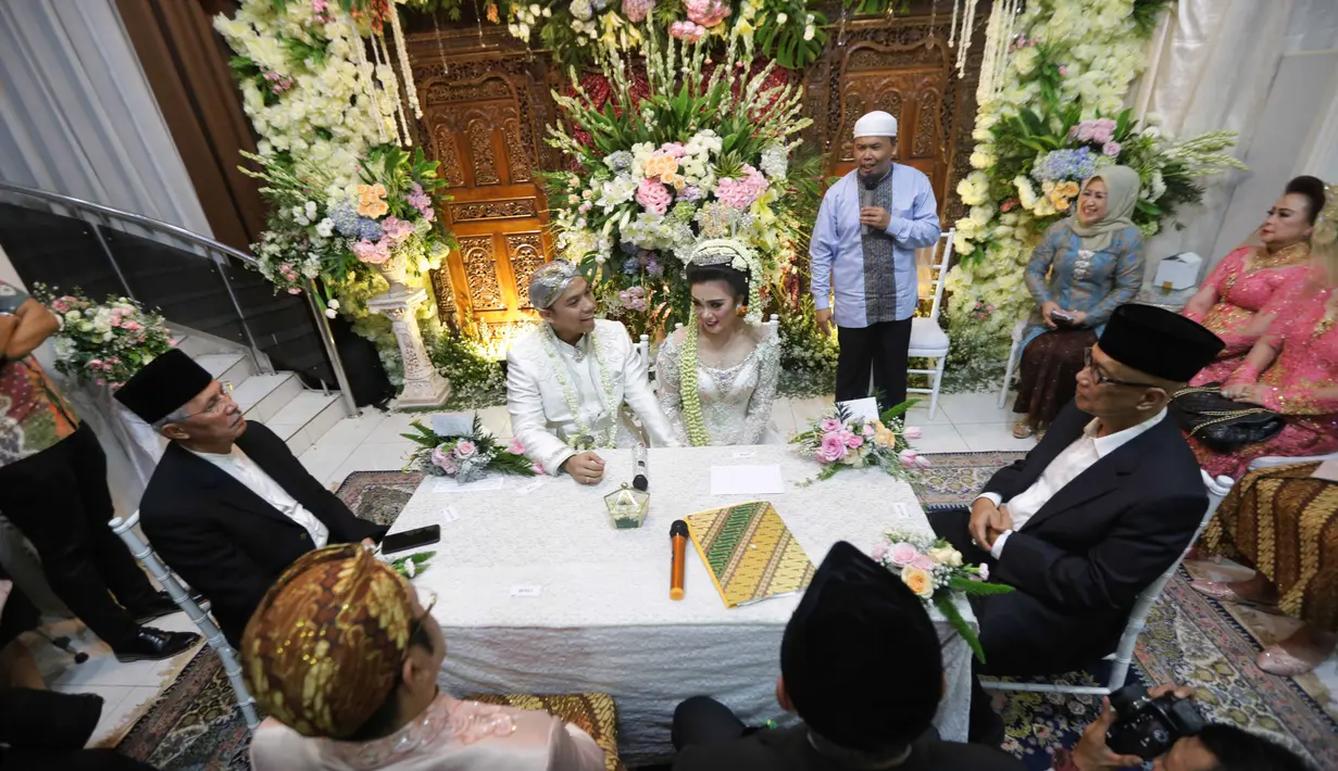 Bukan menjalankan bulan madu seperti pasangan lainnya, Sheza dan Surya setelah ini akan menjalankan kehidupannya di negeri Paman Sam, Amerika. Pasalnya, Surya masih harus menyelesaikan pendidikan S2. (Nurwahyunan/Bintang.com)