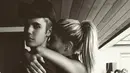 Hailey Baldwin dan Justin Bieber meninggalkan kelab malam pukul 3 pagi sembari bergandengan tangan. (instagram/haileybaldwin)