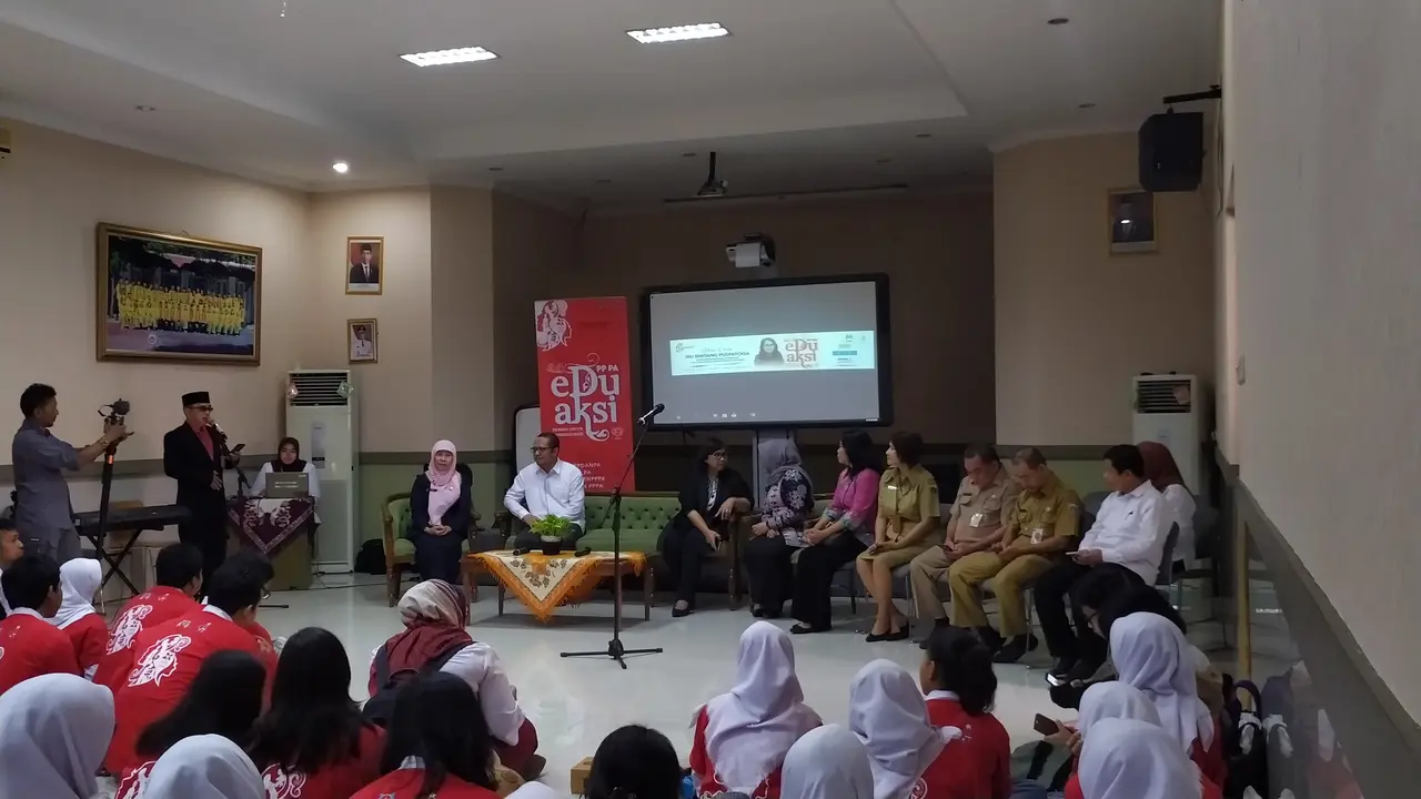 KemenPPPA memberikan penyuluhan pencegahan perkawinan anak.