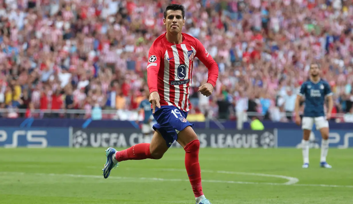 Hanya 1,5 musim membela Chelsea setelah didatangkan dari Real Madrid pada awal musim 2017/2018, Alvaro Morata hanya mencetak 16 gol dari 47 laga di Liga Inggris. Ia akhirnya sempat dipinjamkan ke Atletico Madrid dan Juventus secara berurutan mulai tengah musim 2018/2019 hingga akhir musim 2021/2022. Bersama keduanya ia tampil tajam dengan mencetak total 38 gol di Liga Spanyol dan Italia. Hingga akhirnya ia pindah permanen ke Atletico Madrid sejak awal musim 2022/2023 dan hingga kini telah mencetak 18 gol dari 41 laga di Liga Spanyol bareng Atletico Madrid. (AFP/Pierre-Philippe Marcou)