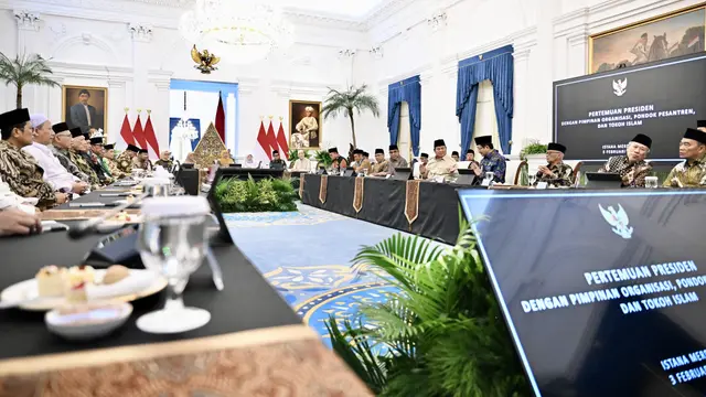 Presiden Prabowo Subianto bertemu 16 ormas Islam, tokoh Islam, hingga pimpinan pondok pesantren sejumlah daerah di Istana Merdeka Jakarta, Selasa (2/3/2026).