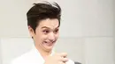 Sungjae BTOB adalah satu idol Korea Selatan yang punya wajah tampan. Beginilah jadinya jika ia memasang ekspresi wajah konyol. (Foto: koreaboo.com)