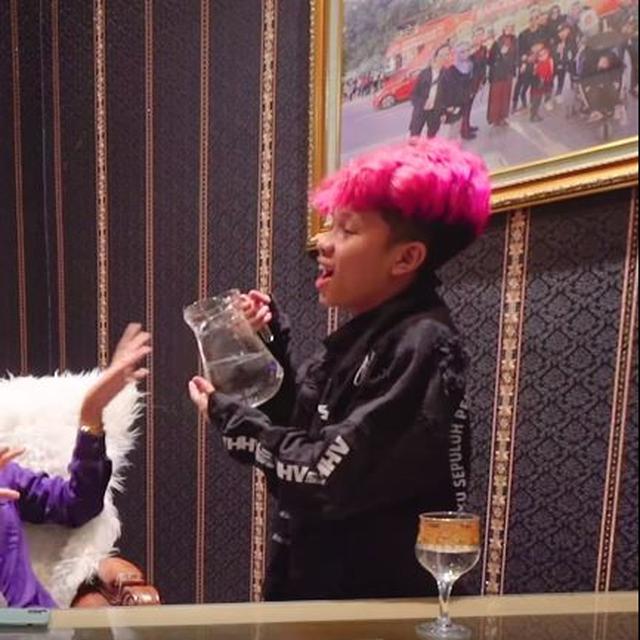 6 Momen Aurel Hermansyah Sungkem Ke Rumah Gen Halilintar Tampil Berhijab Hot Liputan6 Com