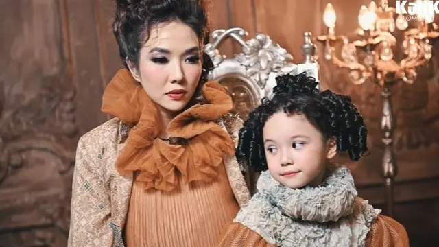 6 Gaya Pemotretan Gisella Anastasia dan Gempi, Bak Keluarga Kerajaan