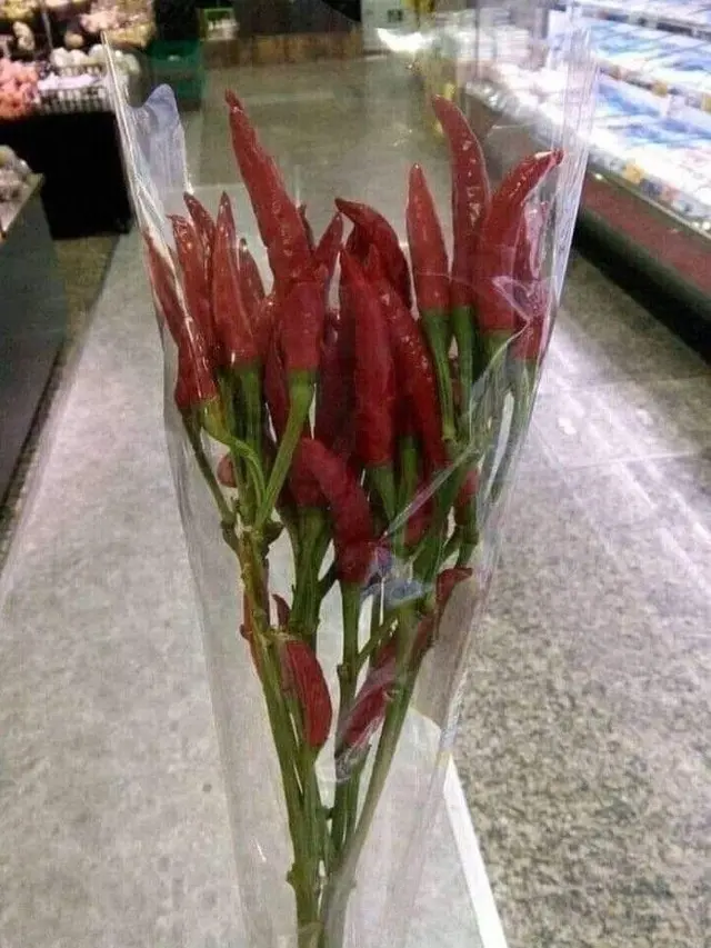8 Potret Kado Valentine Versi Low Budget Ini Bikin Geleng Kepala