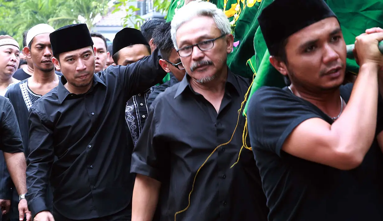 Rodjali bin Toto sendiri memang sudah cukup lama menderita sakit, sehingga membuatnya harus bolak-balik rumah sakit. Meski demikian, kepergian yang tiba-tiba ini jelas mengejutkan keluarga dan orang dekat. (Deki Prayoga/Bintang.com)