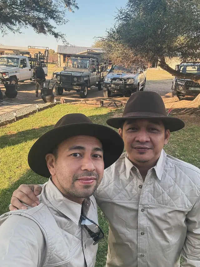 10 Potret Raffi Ahmad Liburan ke Afrika Selatan, Berkelana ke Tengah Hutan