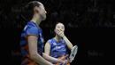 Ganda putri Korsel, Lee So-hee/Shin Seung-chan saat melawan wakil Indonesia, Greysia Polii/Apriyani Rahayu, pada laga Indonesia Masters 2018 di Istora Senayan, Sabtu (27/1/2018). Greysia/Apriyani menang 21-11, 17-21, 21-17. (Bola.com/M Iqbal Ichsan)