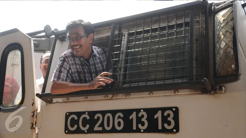 20160602-Menhub Jonan dan Wagub Djarot Sidak Stasiun Senen-Jakarta