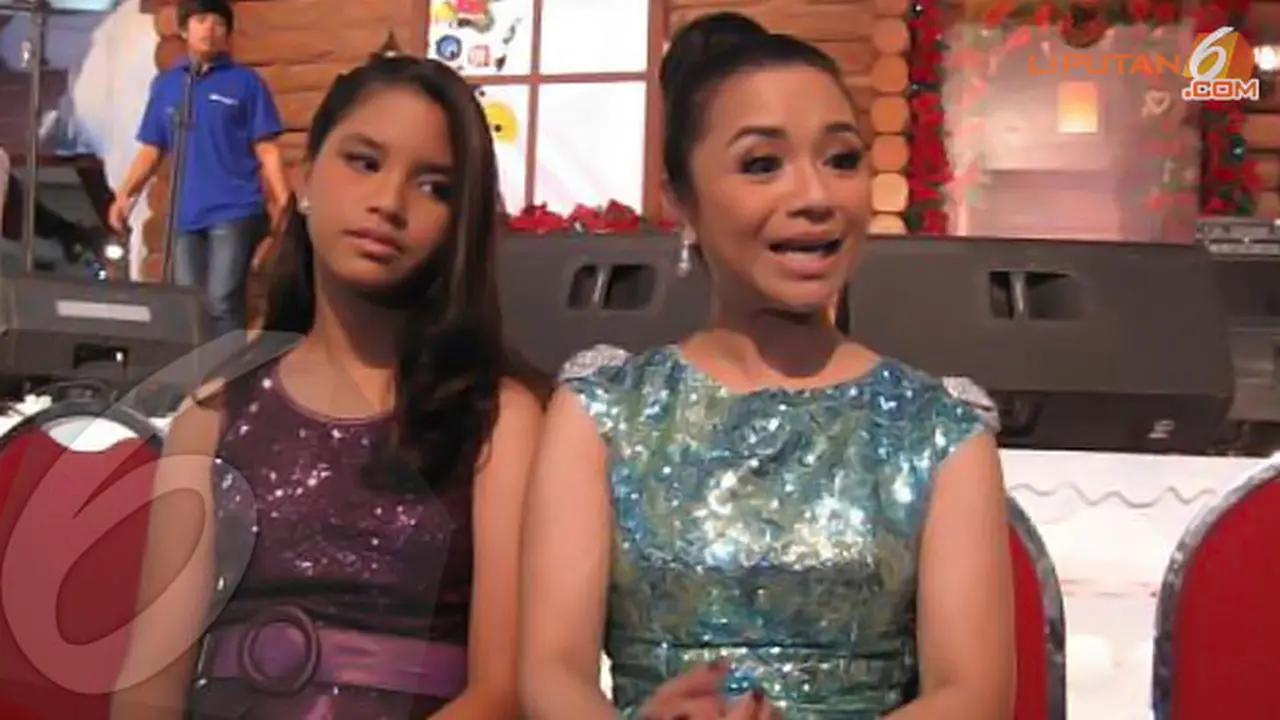 ruth-sahanaya-131210c.jpg