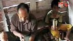 Kemiskinan dan cacat fisik tak membuat keluarga Rustam dan Tari di Polewali Mandar, Sulawesi Barat, berpangku tangan atau menggantungkan hidup pada orang lain. 