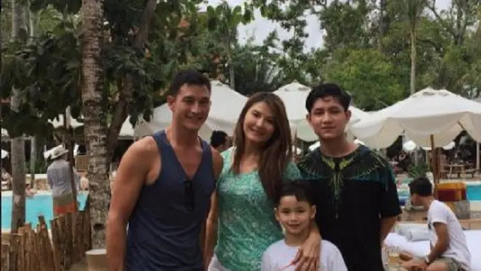 [Bintang] Tamara Bleszynski dan Mike Lewis