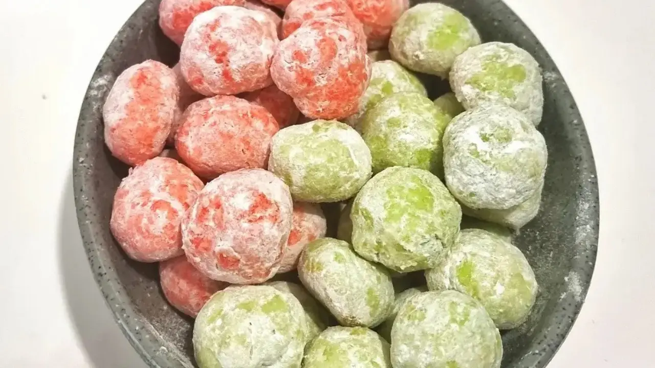 Resep kue Lebaran, bola-bola salju. (dok. Cookpad @mejamakankita)