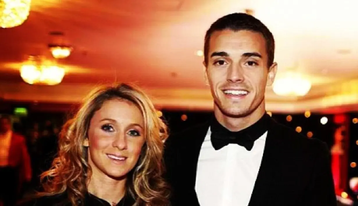 Jules Bianchi bersama kekasihnya, Camille Marchetti. (Instagram)