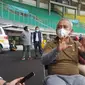 Wali Kota Bekasi, Rahmat Effendi didampingi Kepala Dinas Kesehatan Kota Bekasi, Tanti Rohilawati menyampaikan perkembangan kasus Covid-19 di Stadion Patriot Candrabhaga Kota Bekasi. (Istimewa)