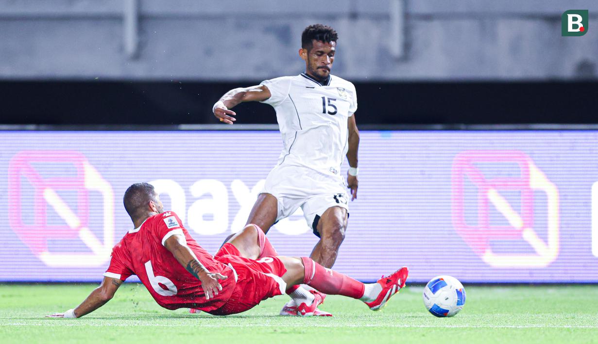 Ricky Kambuaya menjadi salah satu pemain Timnas Indonesia yang tampil mencolok pada pertandingan ini. Sejak babak pertama, gelandang Dewa United ini dipasang sebagai gelandang serang oleh Patrick Kluivert. (Bola.com/Abdul Aziz)