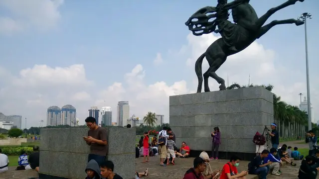 Berburu Pokemon Go di Monas