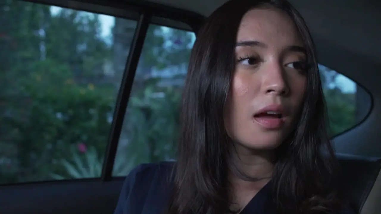 Di Antara Dua Cinta