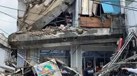 Ruko empat lantai di Palmerah, Jakarta Barat ambruk. (Dok Istimewa)