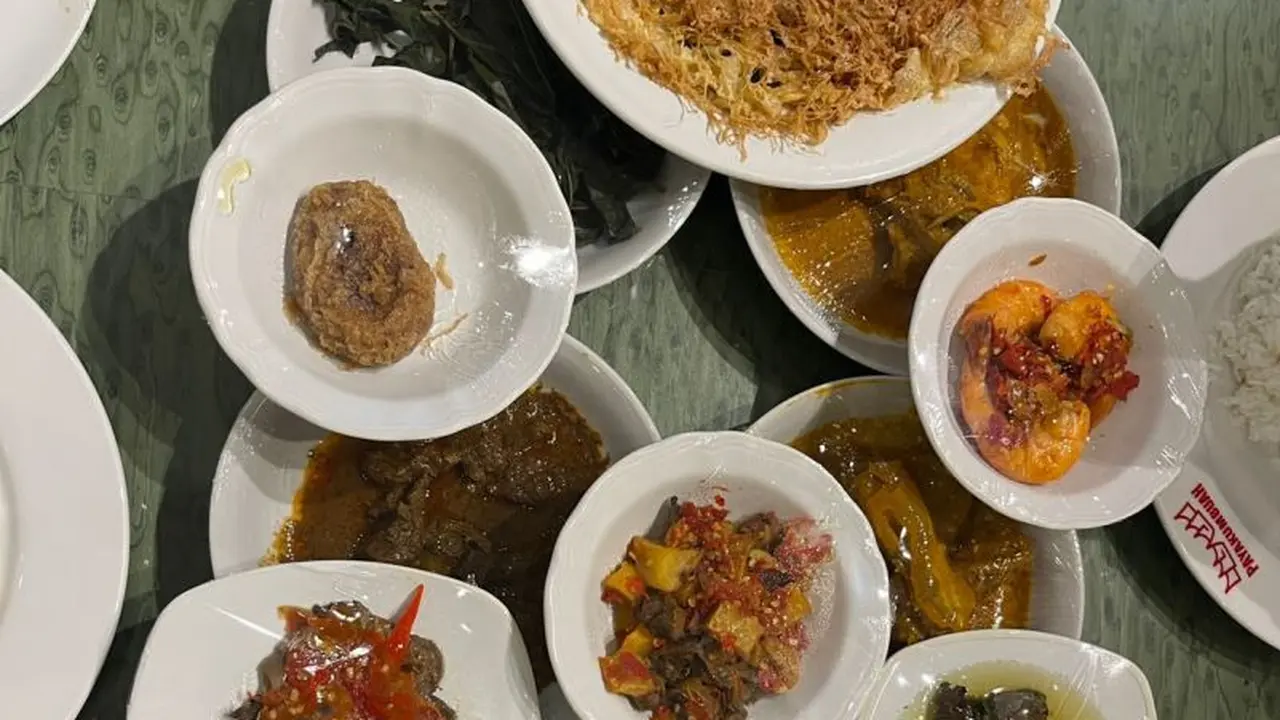 Restoran Padang Payakumbuah Cabang Kemang Siap Layani Pengunjung 18 Jam Setiap Hari