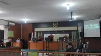 Persidangan secara virtual yang digelar di Pengadilan Negeri Pekanbaru. (Liputan6.com/M Syukur)
