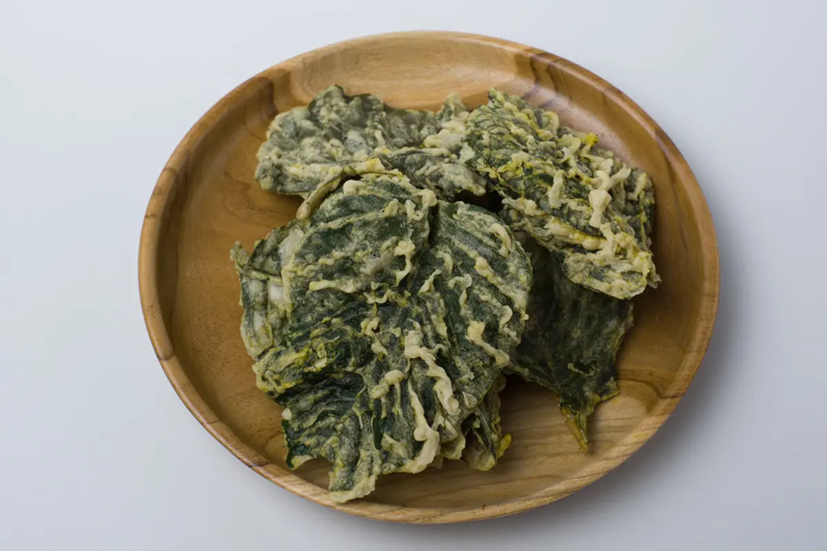 Keripik daun bayam