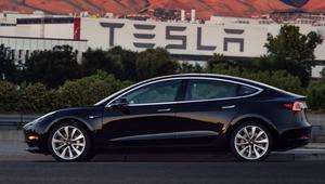 Tesla Model 3, mobil listrik ketiga Tesla siap dikirim ke konsumen. (Carscoops)