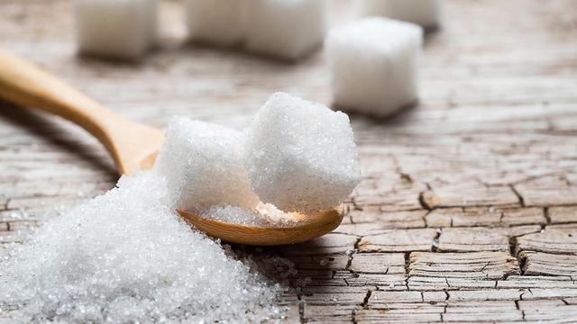 Gula Bisa Sebabkan Kolesterol Tinggi, Benarkah? (Qoppi/Shutterstock)