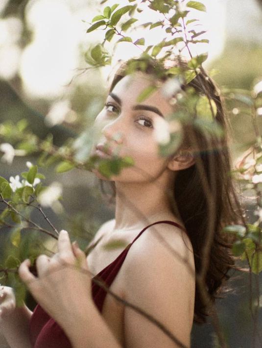 Kepada penonton perempuan, Ariel Tatum menyatakan bahwa jika selingkuhan pasangan kalian adalah perempuan, maka bersyukurlah karena pacar kalian masih normal. (FOTO: instagram.com/arieltatum/)