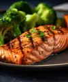 Dengan bahan sederhana dan teknik memasak yang tepat, salmon teriyaki bisa terasa lebih lezat tanpa harus membeli di luar. (Foto/Dok: Pexels)
