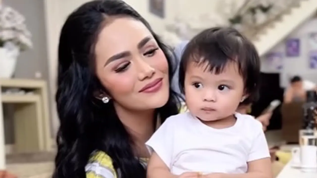 Krisdayanti bukber dengan keluarga (Instagram/krisdayantilemos)