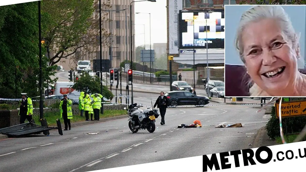Wanita di London Tertabrak Polisi