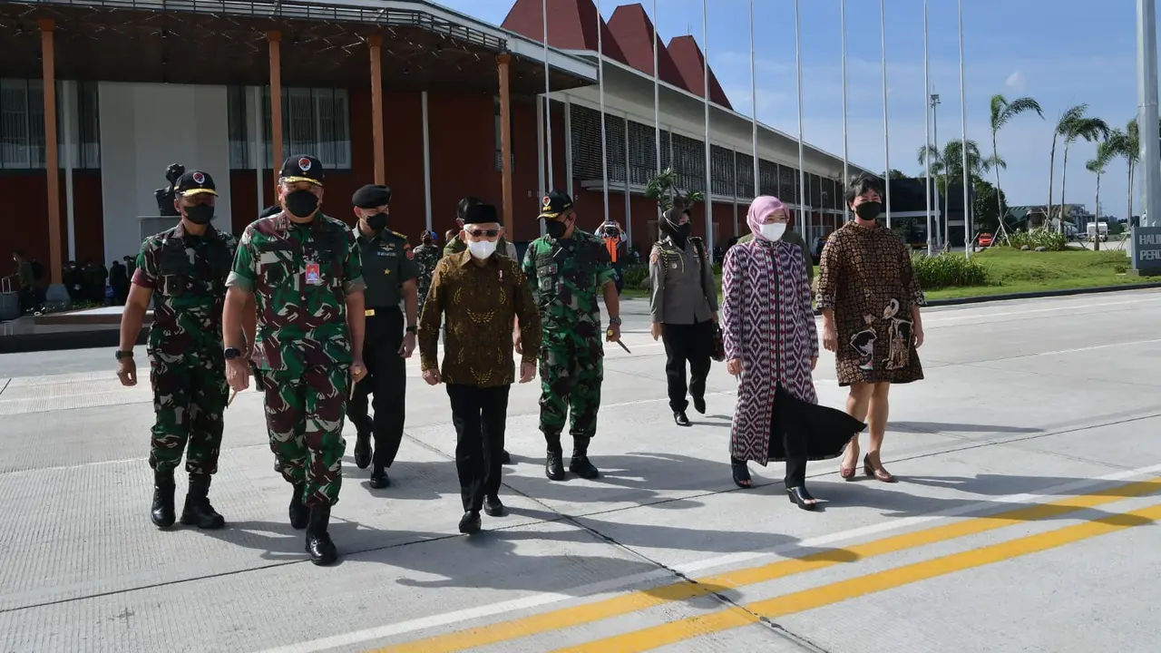 Wapres Ma'ruf Amin beserta rombongan terbatas, melakukan kunjungan kerja ke Jawa Timur, Minggu (5/2/2023)