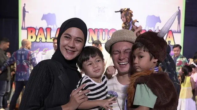 7 Potret Paula Verhoeven dan Baim Wong di Acara Kelulusan Sekolah Kiano
