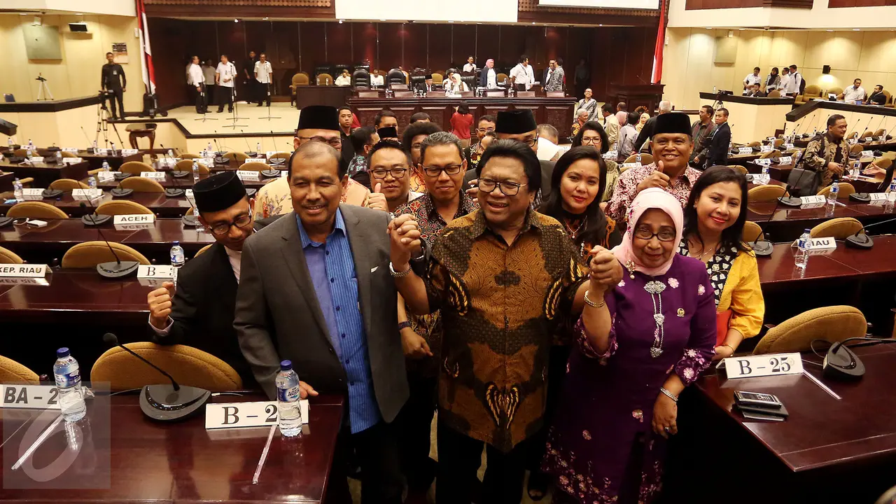 Oesman Sapta Ikuti Rapat Paripurna Pimpinan