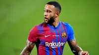 Memphis Depay - Bomber asal Belanda ini merupakan senjata baru Barcelona setelah kepergian Lionel Messi ke PSG. Selain ganas di depan gawang lawan, mantan pemain Lyon itu juga kreator serangan serta pengumpan handal yang perlu diwaspadai Bayern Munchen. (Foto:AFP/Pau Barrena)