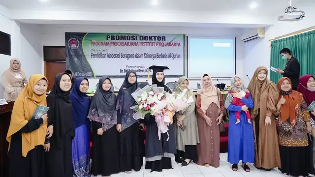 7 Momen Oki Setiana Dewi Raih Gelar Doktor yang Ke-2, Penuh Haru Bahagia