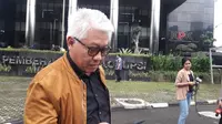 Dirut PT Jakpro Dwi Wahyu Daryoto keluar dari Gedung Komisi Pemberantasan Korupsi (KPK).