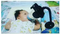 5 Kelakuan Kocak Urus Bayi Ini Bikin Geleng Kepala (sumber: Instagram.com/ngakakkocak)